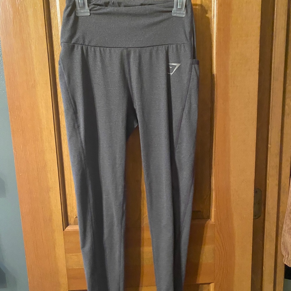 HARDLY WORN grey gymshark leggings